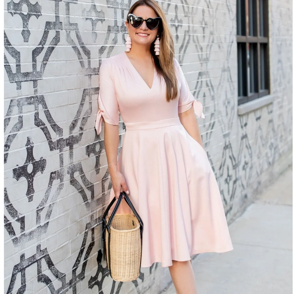 NWT Gal Meets Glam Debbie Buttery Satin $168 Dress - Picture 8 of 15